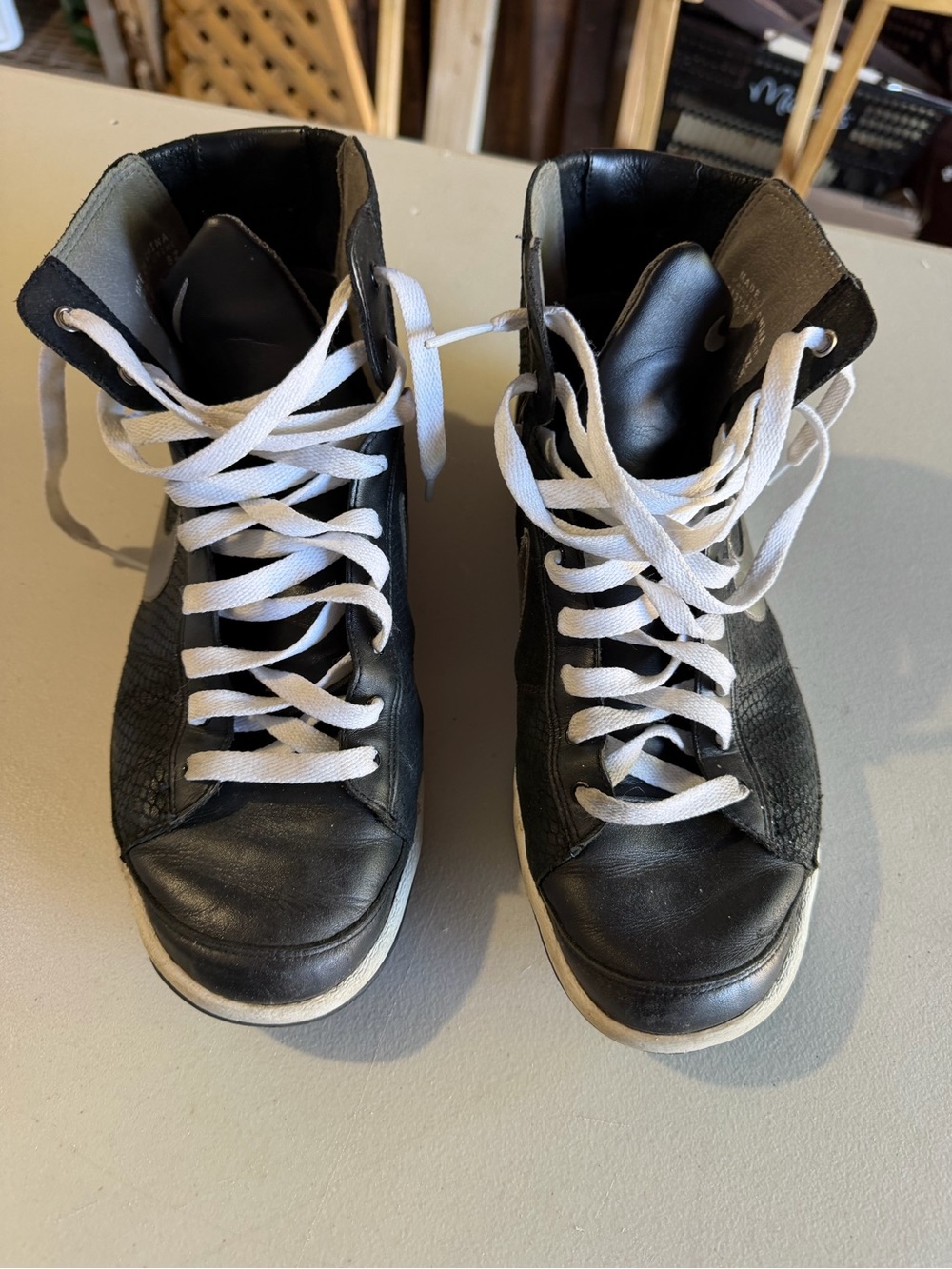 Nike Black High-Top size 9  Athletic Sneakers with White Laces
